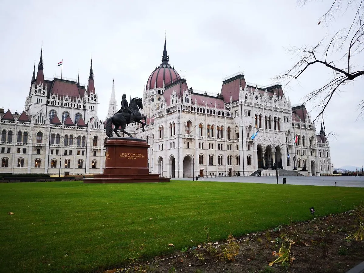 Parliament Apartment Alkotmany Utca 4 Budapest